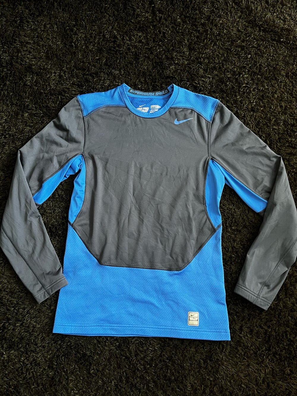 Nike Pro Combat Shirt Men's
Large Hyperwarm Shield
Fitted Long Sleeve Blue